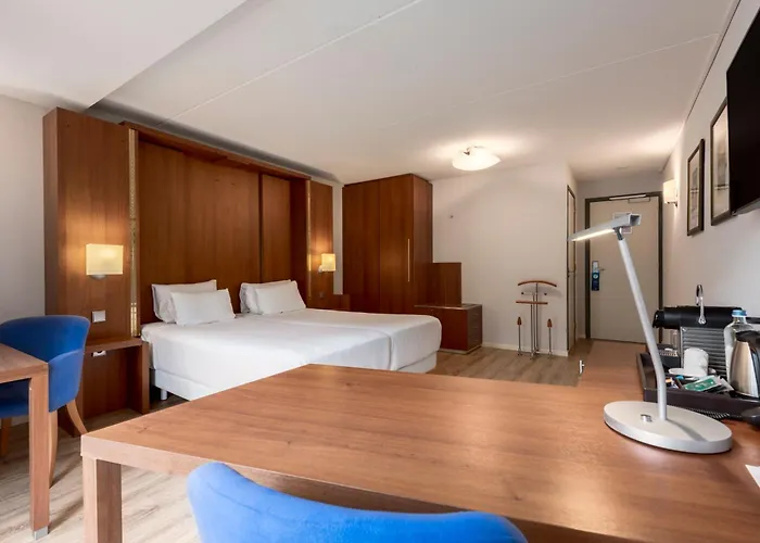 Fletcher Hotel-restaurant Sparrenhorst-veluwe מלון נונספייט