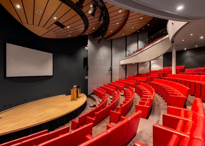 מלון Fletcher Hotel-restaurant Sparrenhorst-veluwe 4*