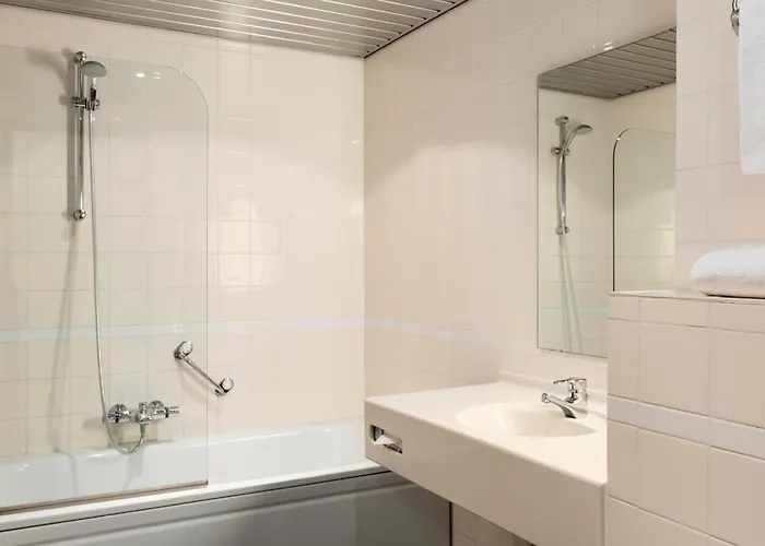 מלון Fletcher Hotel-restaurant Sparrenhorst-veluwe 4*