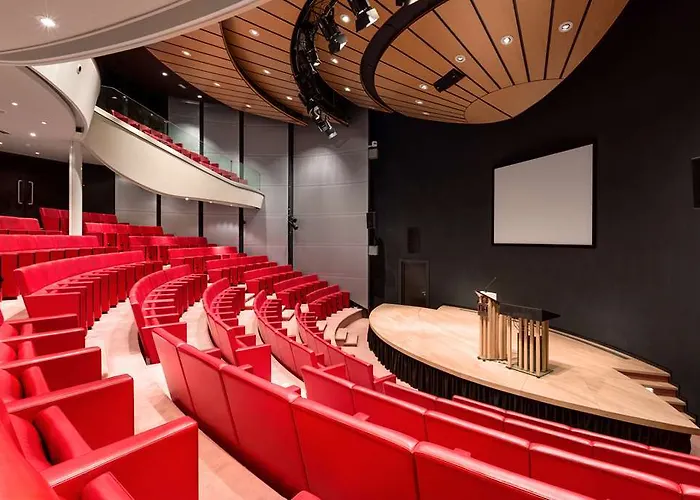 Fletcher Hotel-restaurant Sparrenhorst-veluwe מלון